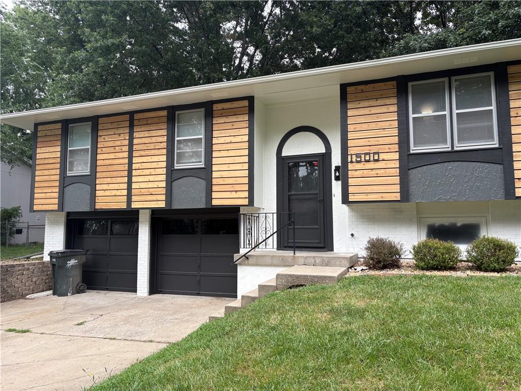 2nd image of 1500 Nw 50th St, Blue Springs, MO 64015 | MLS# 2634278