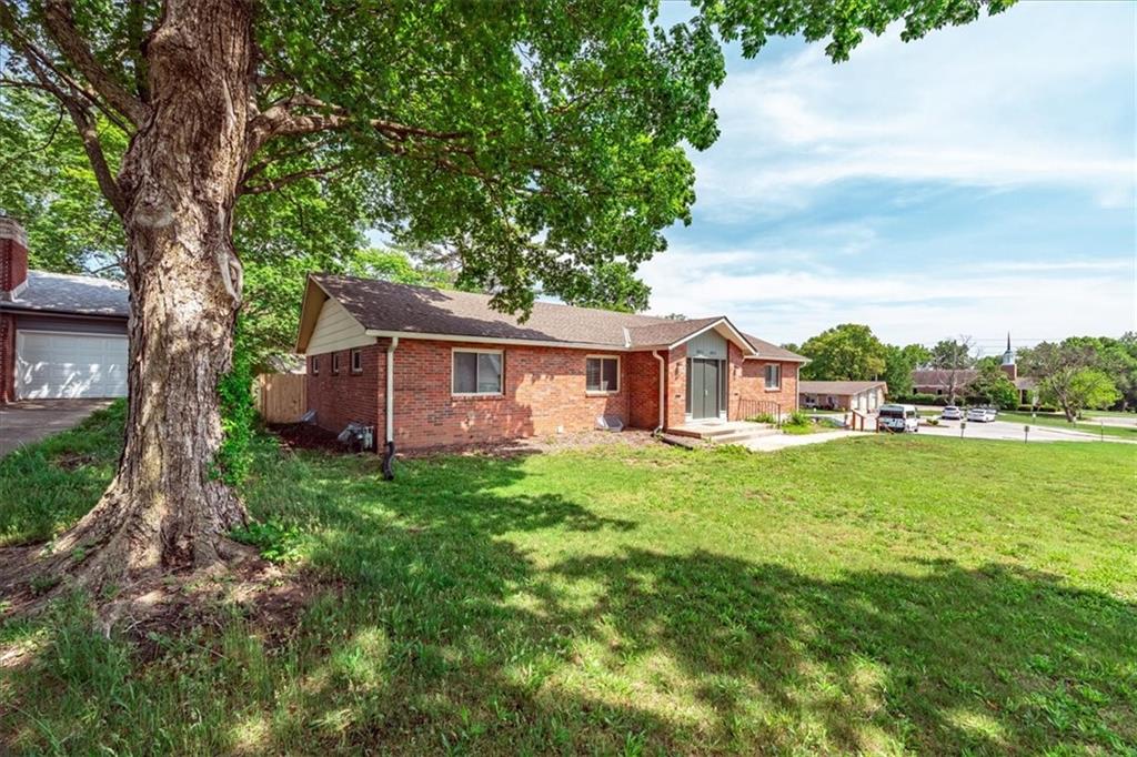 4th image of 8021 Holmes Rd, Kansas City, MO 64131 | MLS# 2634285