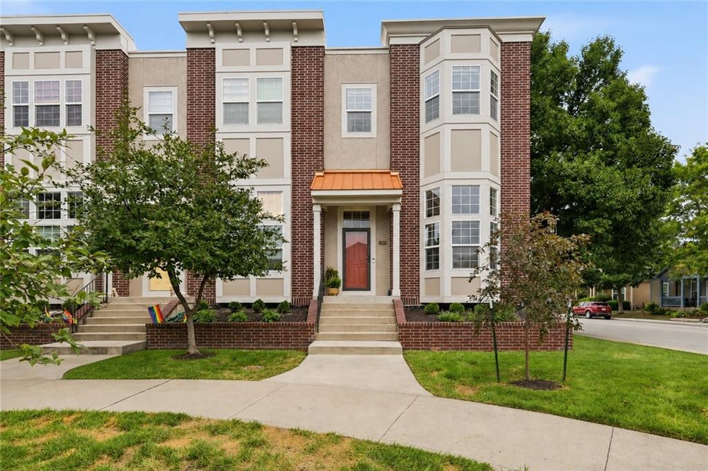 3rd image of 2901 Gentry Park Pkwy, Kansas City, MO 64116 | MLS# 2634293