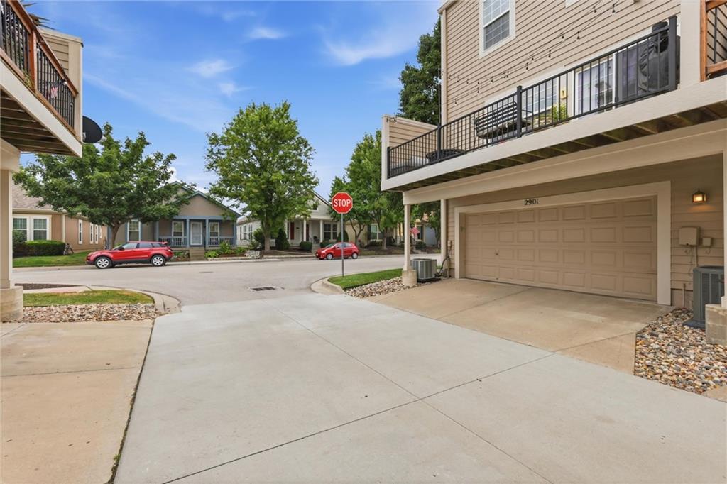 28th image of 2901 Gentry Park Pkwy, Kansas City, MO 64116 | MLS# 2634293