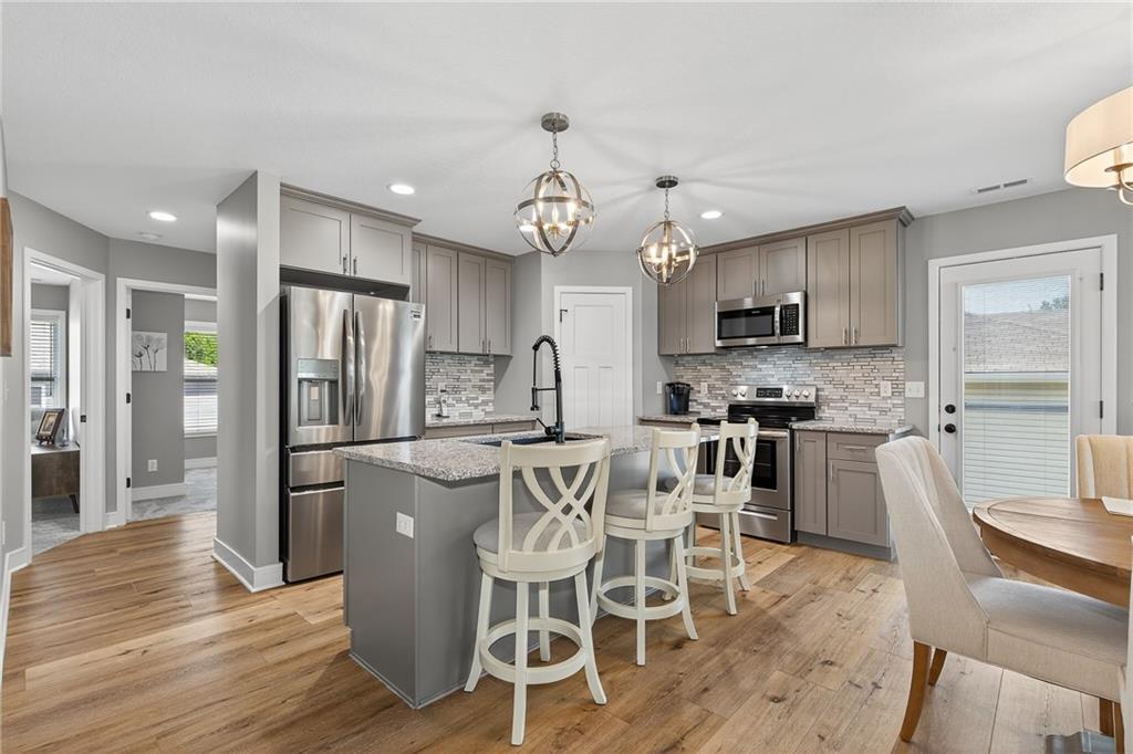 5th image of 1722 Joann Dr, Raymore, MO 64083 | MLS# 2634296
