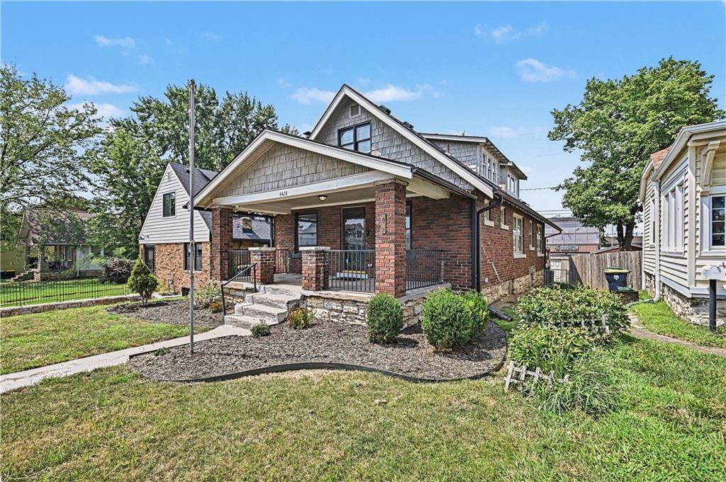 3rd image of 4428 Summit St, Kansas City, MO 64111 | MLS# 2634297