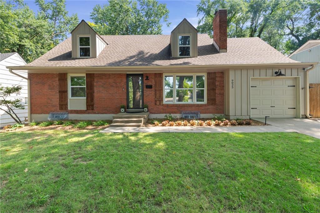 1st image of 9025 Holly St, Kansas City, MO 64114 | MLS# 2634301