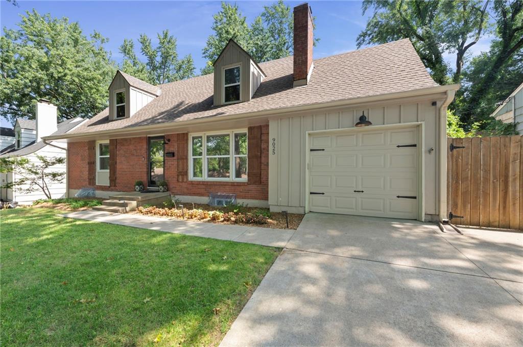 2nd image of 9025 Holly St, Kansas City, MO 64114 | MLS# 2634301