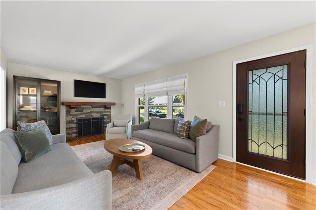 3rd image of 9025 Holly St, Kansas City, MO 64114 | MLS# 2634301