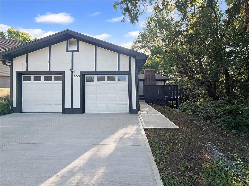 1st image of 3229 Big Horn Ct, Lawrence, KS 66049 | MLS# 2634304