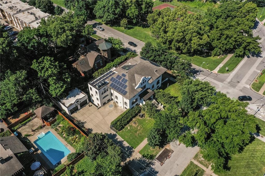 40th image of 401 E 36th St, Kansas City, MO 64109 | MLS# 2634322