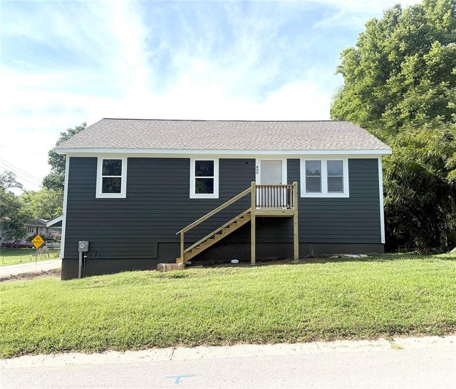 1st image of 800 Sw South Ave, Blue Springs, MO 64015 | MLS# 2634336