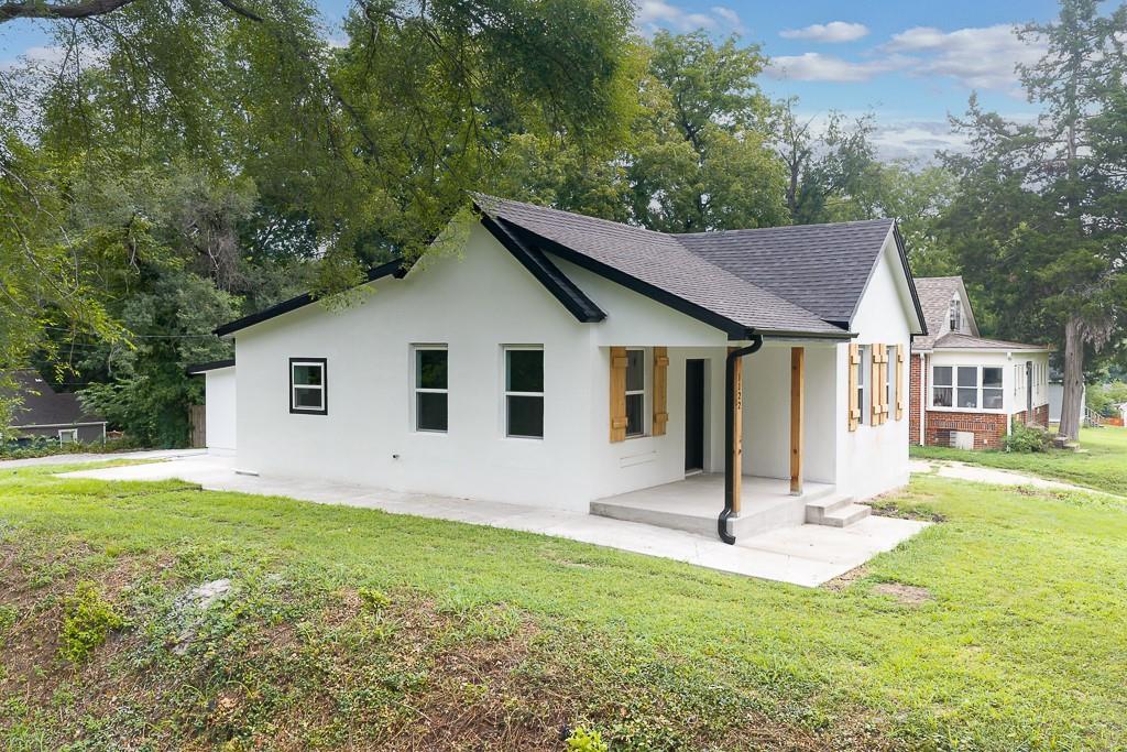 2nd image of 1122 Randolph St, Leavenworth, KS 66048 | MLS# 2634342