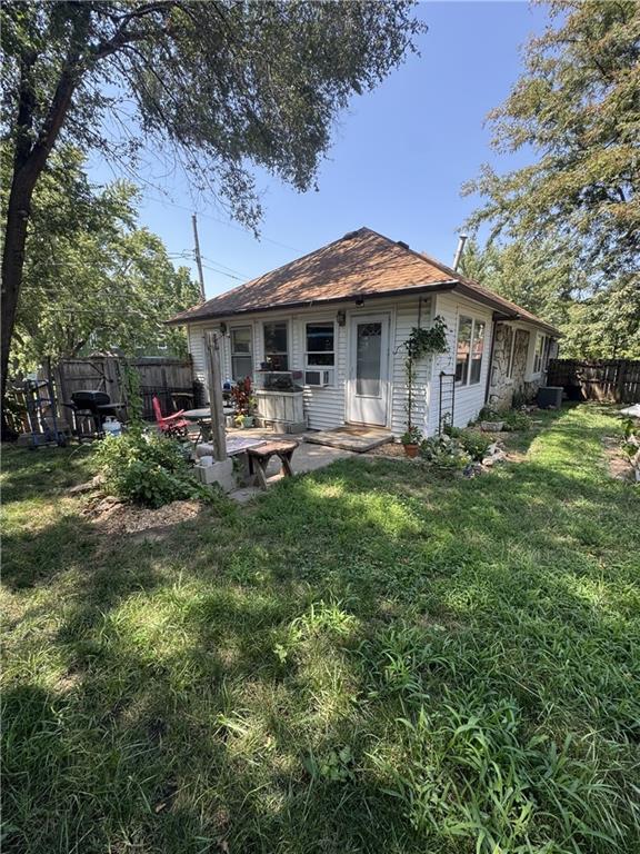 27th image of 225 W Moore St, Independence, MO 64050 | MLS# 2634352