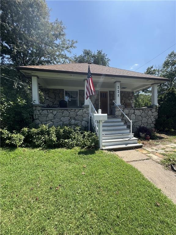 1st image of 225 W Moore St, Independence, MO 64050 | MLS# 2634352