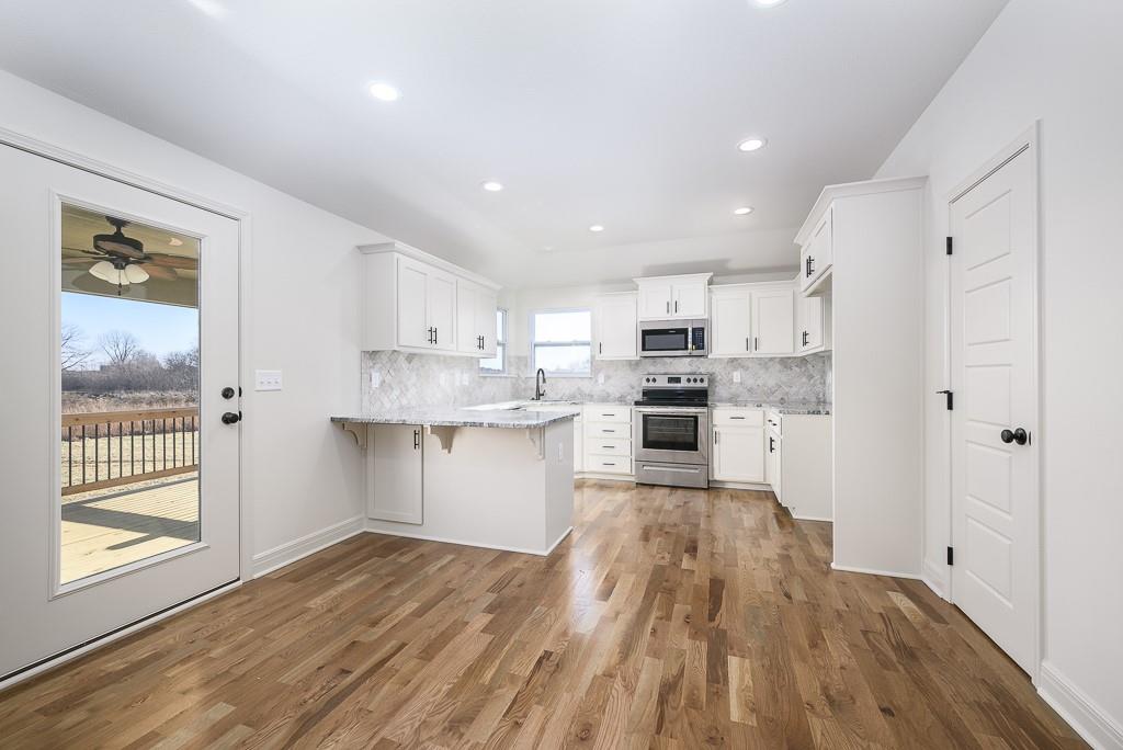4th image of 1661 N 156Th St, Basehor, KS 66007 | MLS# 2634353
