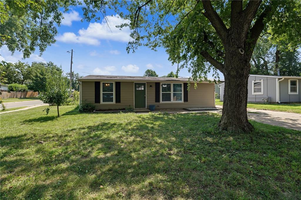1st image of 1502 Cadet Ave, Lawrence, KS 66044 | MLS# 2634369