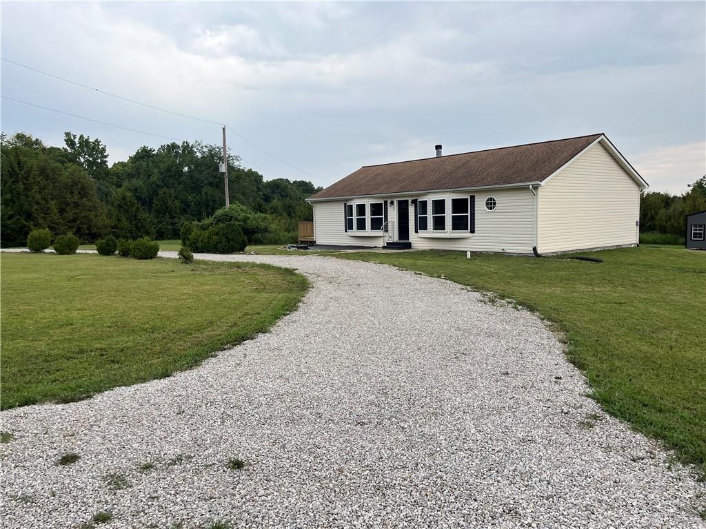 2nd image of 10 Nebraska Dr, Linn Valley, KS 66040 | MLS# 2634370