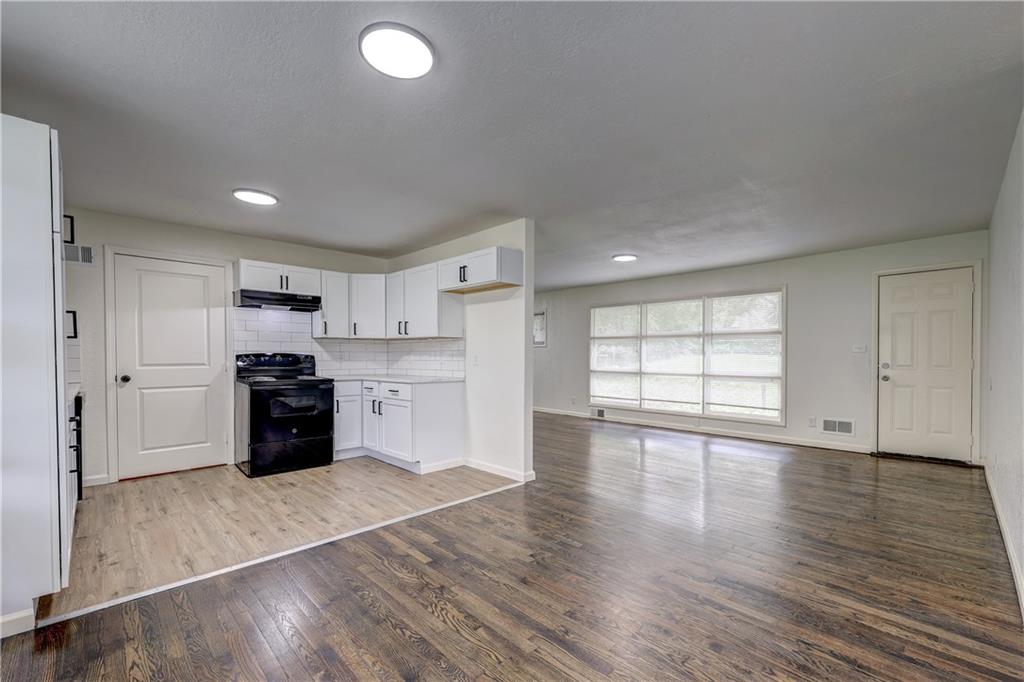 2nd image of 7800 E 108th St, Kansas City, MO 64134 | MLS# 2634372