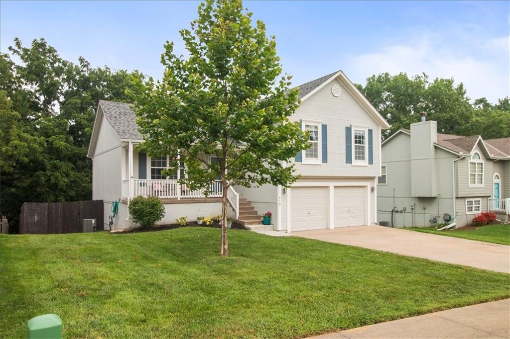 2nd image of 418 Granite Dr, Raymore, MO 64083 | MLS# 2634381