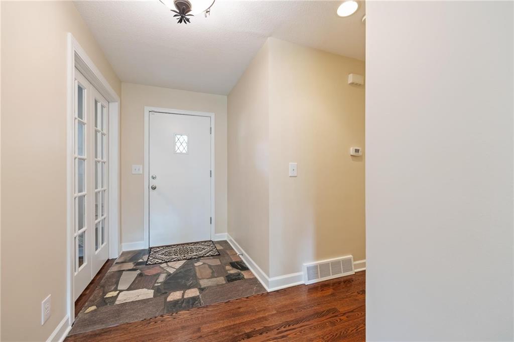3rd image of 8024 Cherokee Ln, Leawood, KS 66206 | MLS# 2634392