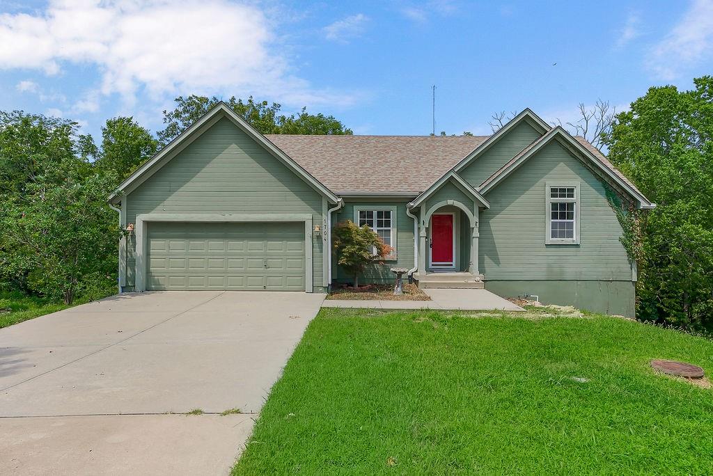 1st image of 1704 Hunter Dr, Olathe, KS 66061 | MLS# 2634394
