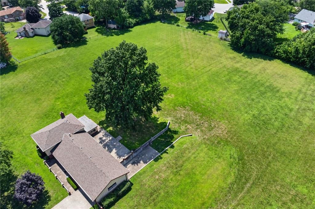 2nd image of 16904 Kentucky Rd, Belton, MO 64012 | MLS# 2634407