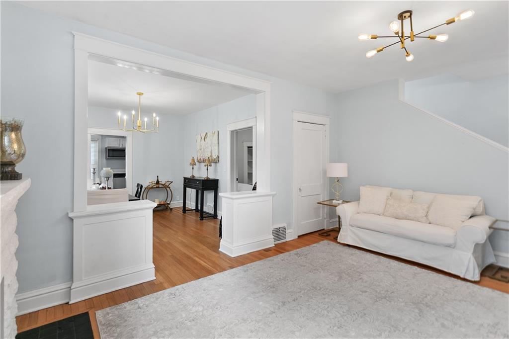4th image of 4004 Bell St, Kansas City, MO 64111 | MLS# 2634409