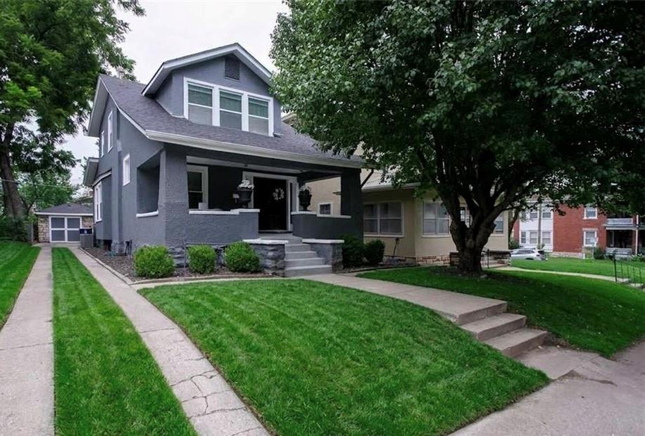1st image of 4004 Bell St, Kansas City, MO 64111 | MLS# 2634409