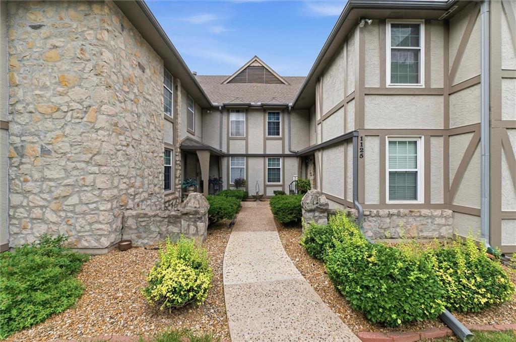 2nd image of 1121 Nw 12th St #C, Blue Springs, MO 64015 | MLS# 2634415