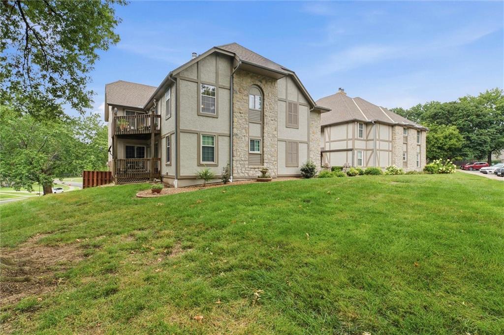 2nd image of 1121 NW 12th St, Blue Springs, MO 64015