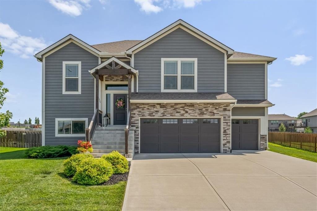 1st image of 1327 N 161st Ter, Basehor, KS 66007 | MLS# 2634416