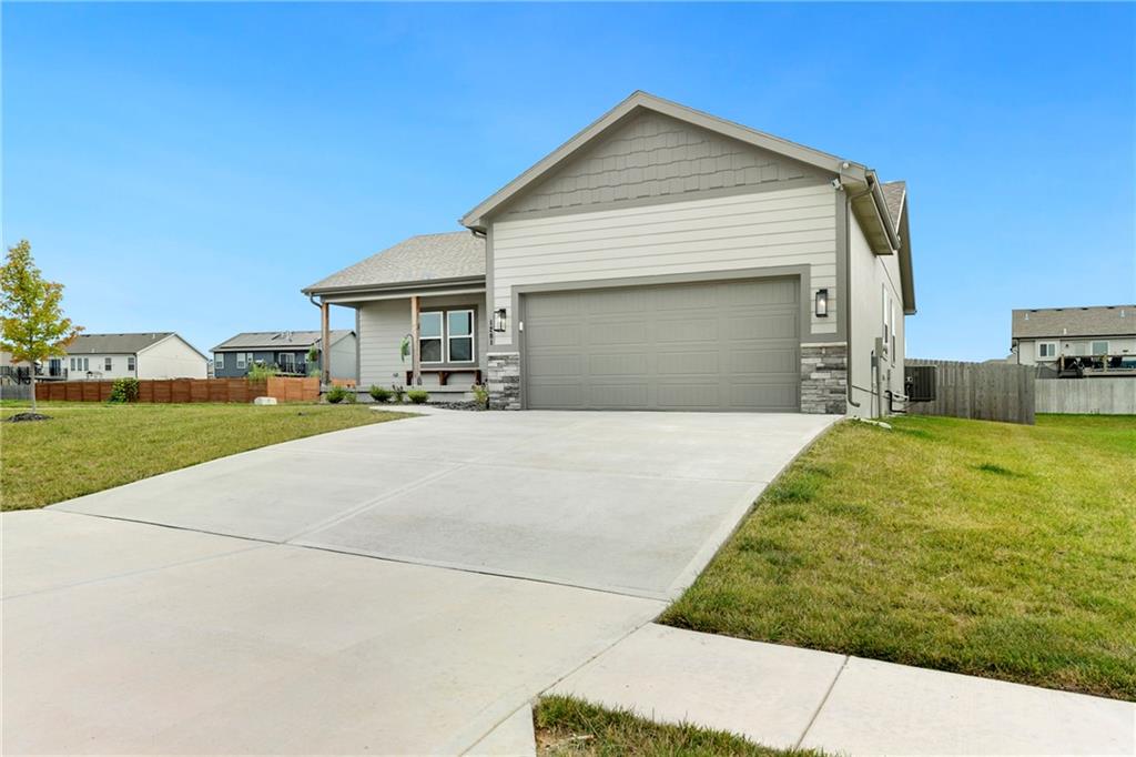 1st image of 1201 Nw 4th St, Oak Grove, MO 64075 | MLS# 2634421