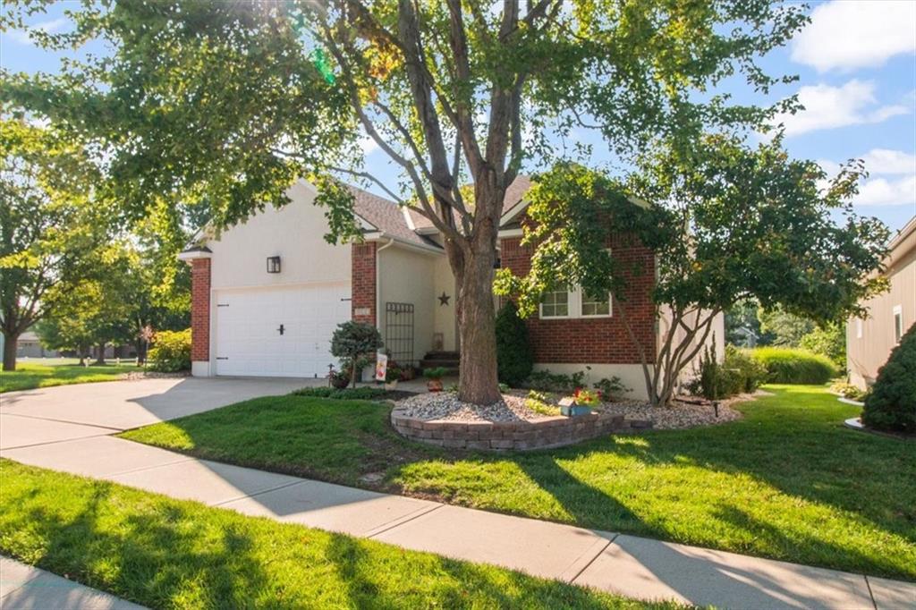 1st image of 4833 Sw Soldier Dr, Lees Summit, MO 64082 | MLS# 2634422