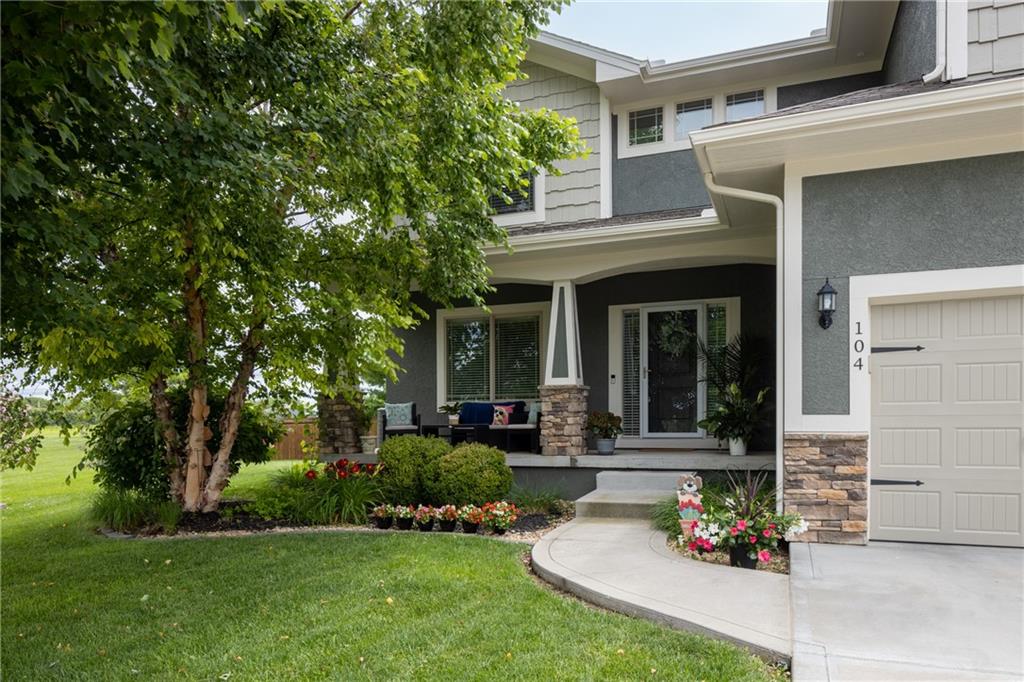 3rd image of 104 Sw Greenbriar Dr, Lees Summit, MO 64064 | MLS# 2634430