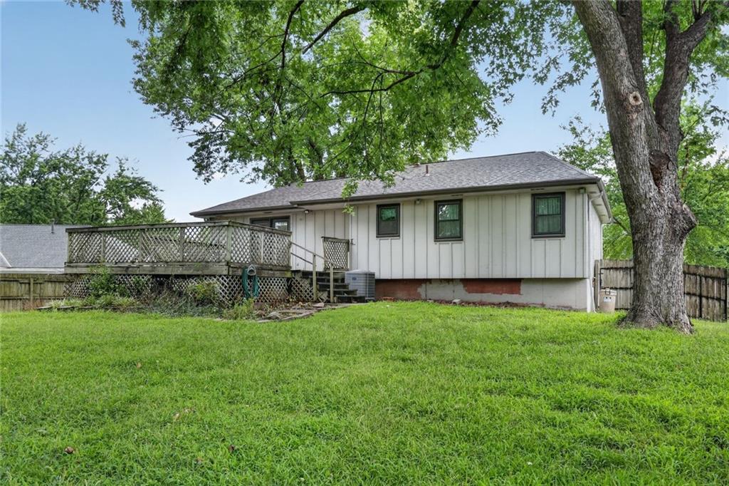 15th image of 1113 S Valley Rd, Olathe, KS 66061 | MLS# 2634462