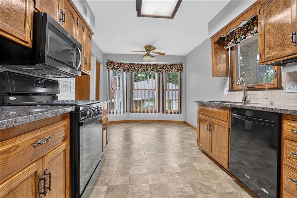 2nd image of 1113 S Valley Rd, Olathe, KS 66061 | MLS# 2634462