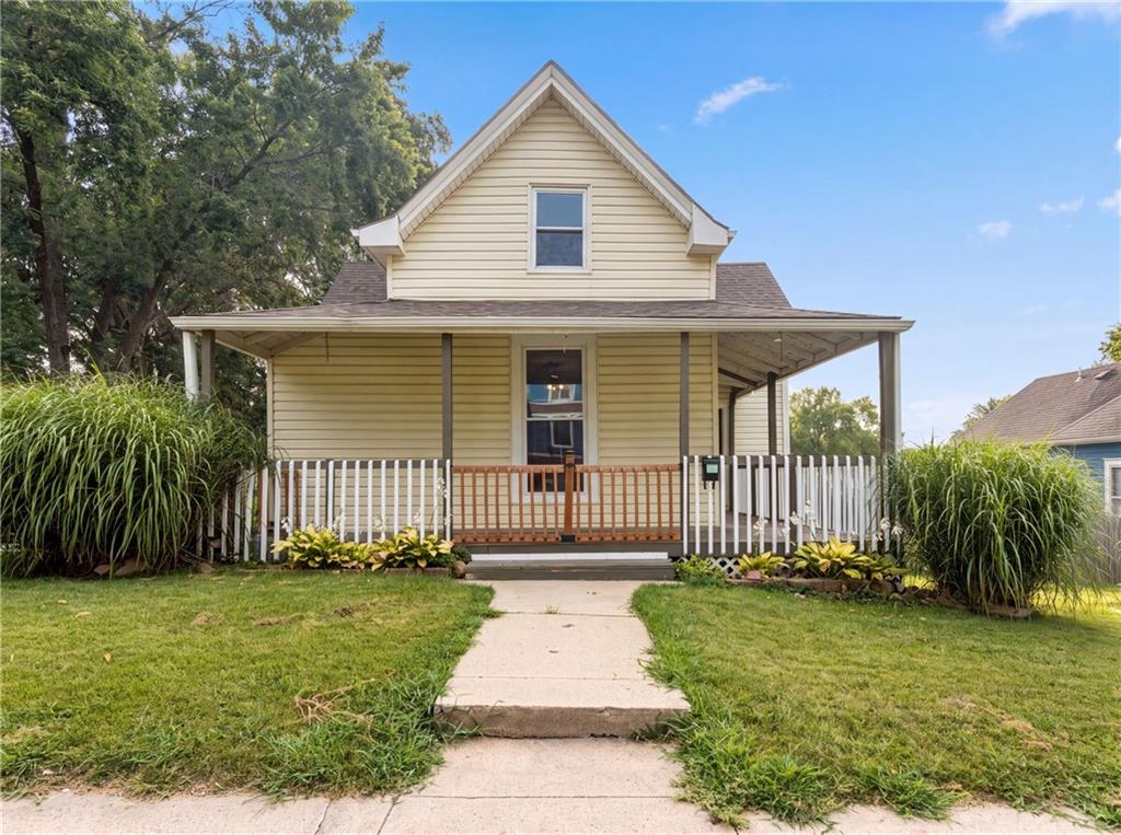 1st image of 423 N Missouri St, Liberty, MO 64068 | MLS# 2634469