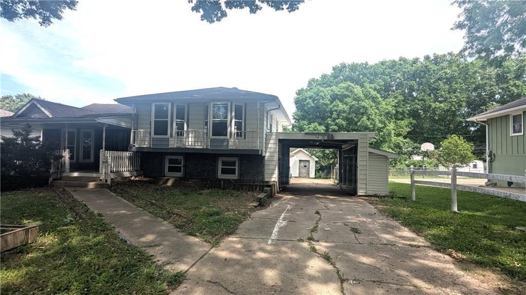 2nd image of 1209 Sw Madison St, Lees Summit, MO 64081 | MLS# 2634476