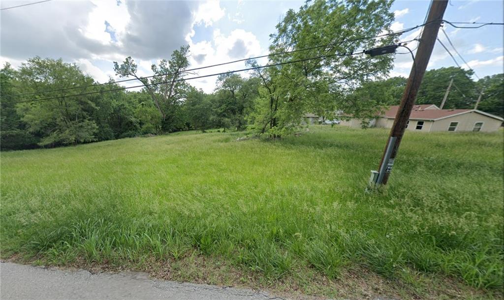 2nd image of 9021 E 31st St, Independence, MO 64052 | MLS# 2634491