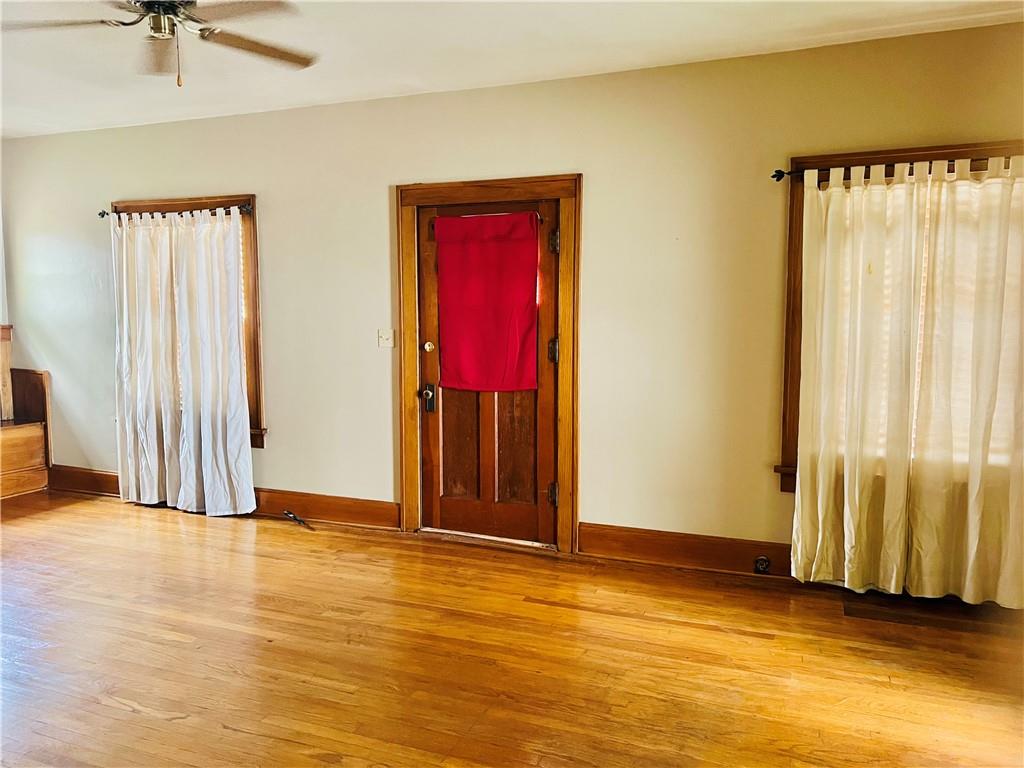 2nd image of 1913 Lovers Ln, Saint Joseph, MO 64505 | MLS# 2634504