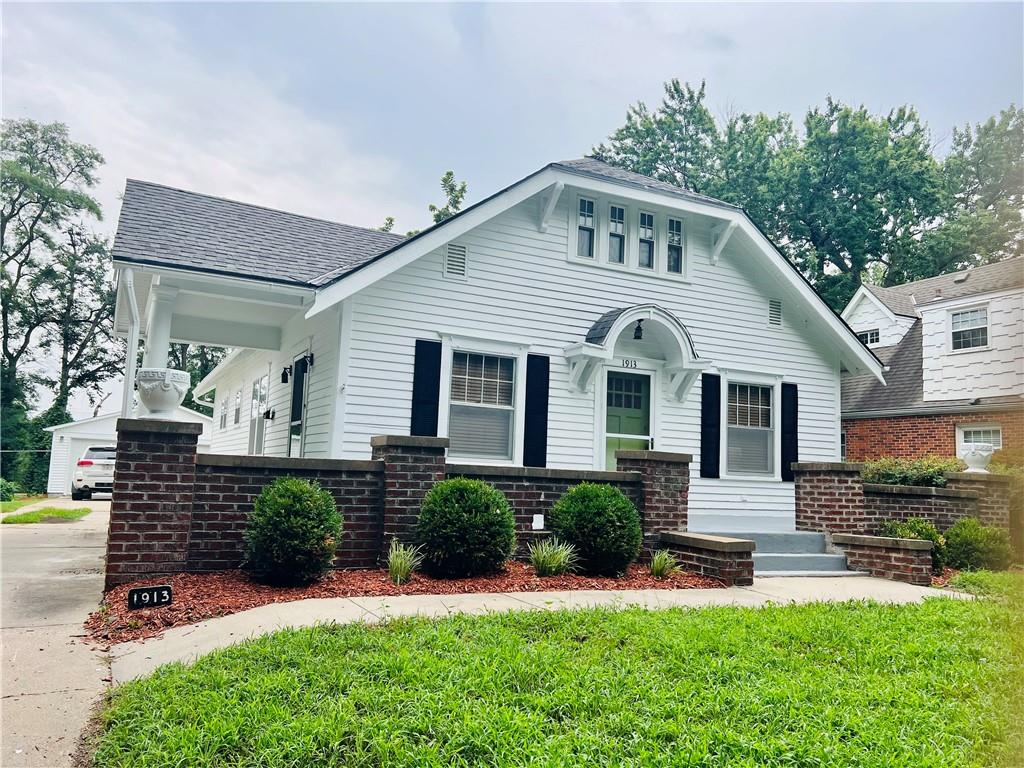 1st image of 1913 Lovers Ln, Saint Joseph, MO 64505 | MLS# 2634504