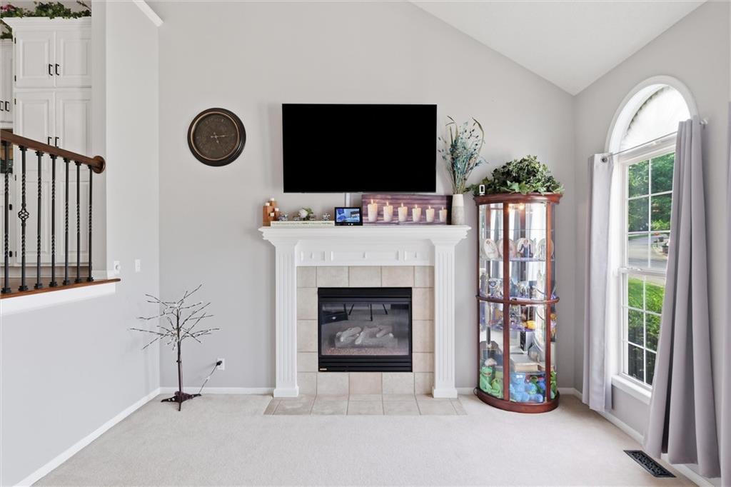5th image of 903 Silver Lake Cir, Raymore, MO 64083 | MLS# 2634531