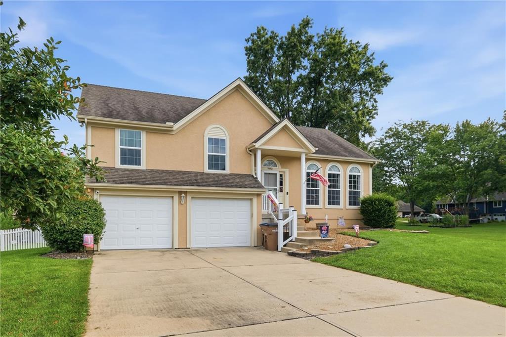 3rd image of 903 Silver Lake Cir, Raymore, MO 64083 | MLS# 2634531