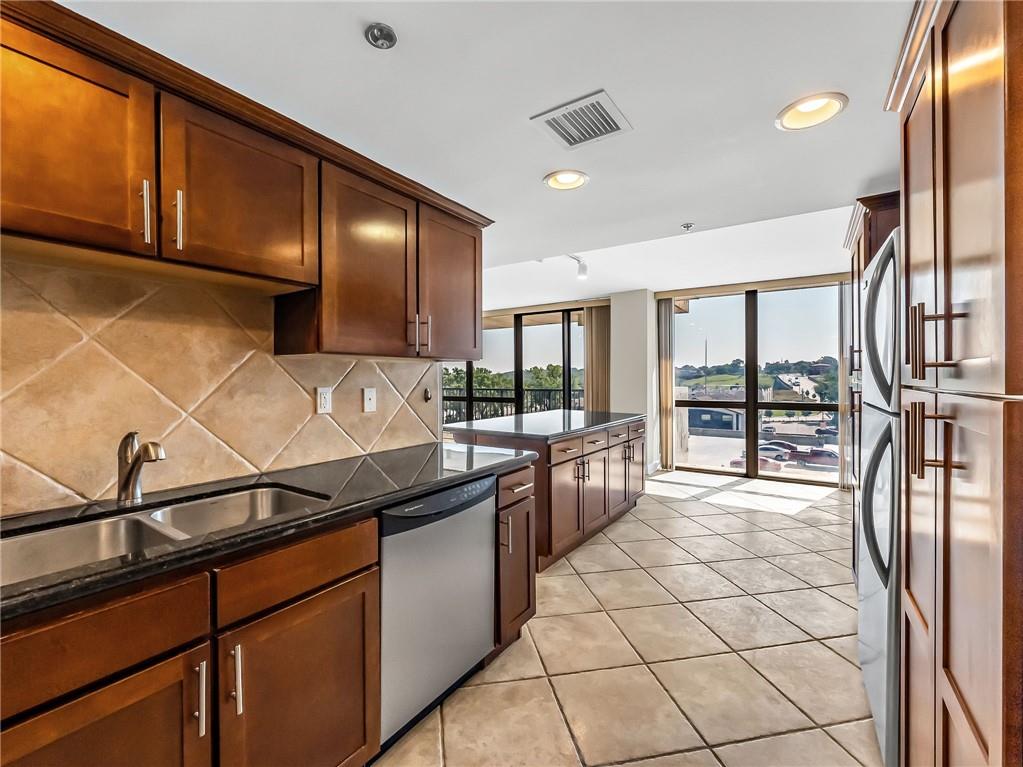 5th image of 600 E Admiral #602 Blvd #602, Kansas City, MO 64106 | MLS# 2634535