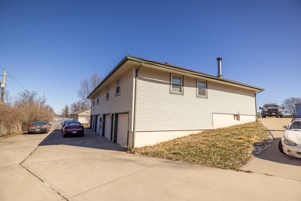 3rd image of 1620 & 1622 S Swope Dr, Independence, MO 64057 | MLS# 2634539