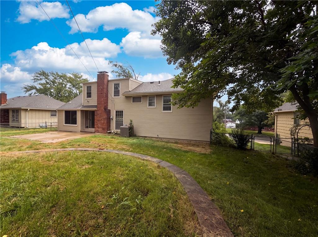 22nd image of 6916 N Overland Dr, Kansas City, MO 64151 | MLS# 2634544
