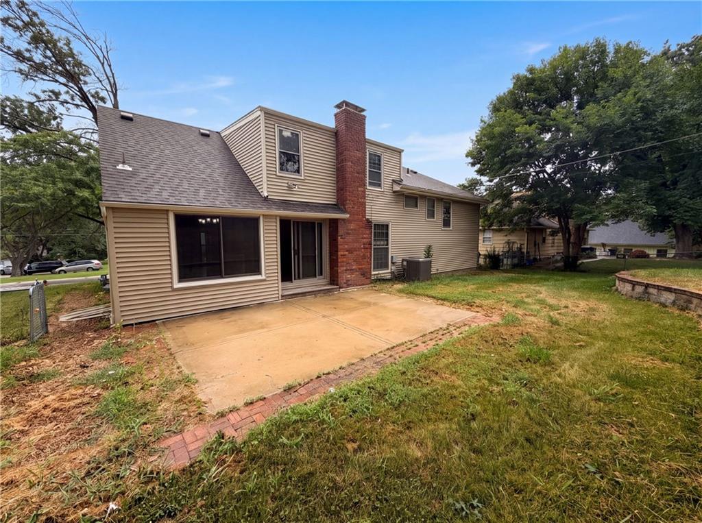5th image of 6916 N Overland Dr, Kansas City, MO 64151 | MLS# 2634544