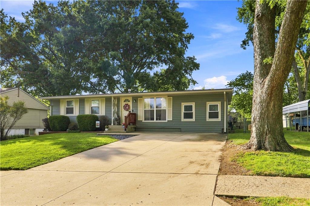 1st image of 1044 Highland Dr, Liberty, MO 64068 | MLS# 2634550
