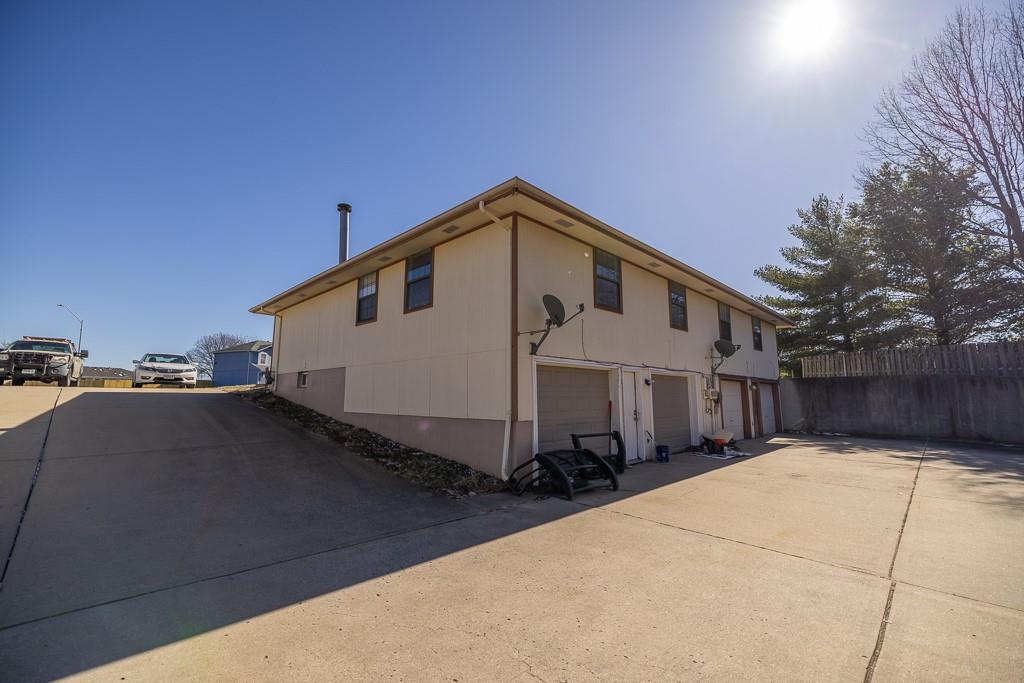 5th image of 1700 & 1702 S Swope Dr, Independence, MO 64057 | MLS# 2634553