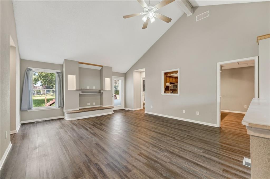 Photo 4 of Single family home for sale at 305 E Elm St, Polo, MO 64671 | MLS# 2634559 | Listing updated on 2026-09-05
