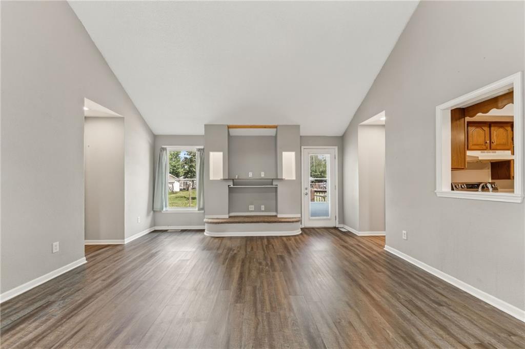 Photo 5 of Single family home for sale at 305 E Elm St, Polo, MO 64671 | MLS# 2634559 | Listing updated on 2026-09-05