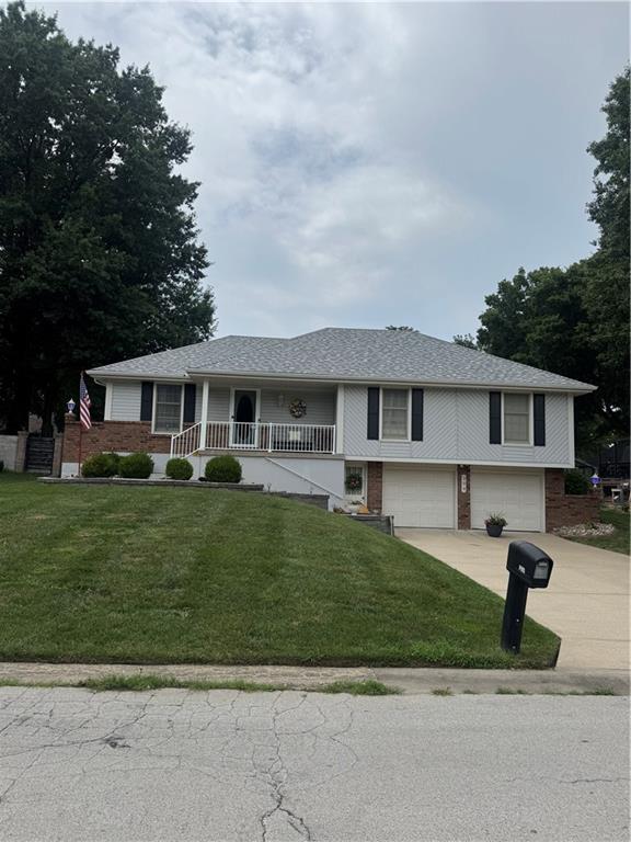 1st image of 304 Se Colony Dr, Lees Summit, MO 64063 | MLS# 2634647