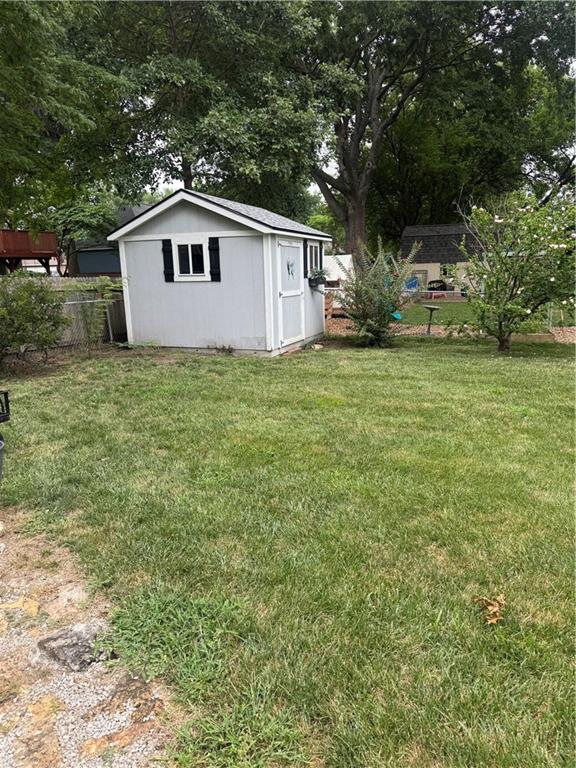 5th image of 304 Se Colony Dr, Lees Summit, MO 64063 | MLS# 2634647